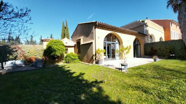 Loriol-du-Comtat (84870) DOMAINE D’EXCEPTION AU CŒUR DU COMTAT VENAISSIN – Vue panoramique, chevaux, vignes..