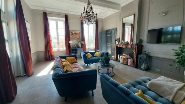 Loriol-du-Comtat (84870) DOMAINE D’EXCEPTION AU CŒUR DU COMTAT VENAISSIN – Vue panoramique, chevaux, vignes..