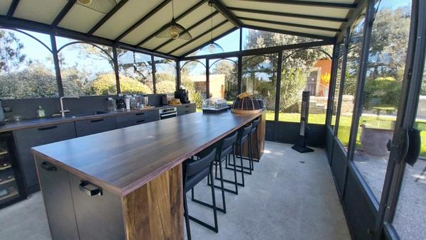 Loriol-du-Comtat (84870) DOMAINE D’EXCEPTION AU CŒUR DU COMTAT VENAISSIN – Vue panoramique, chevaux, vignes..