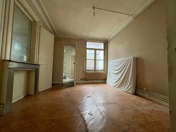 LILLE centre saint sauveur - T2 59 m² à rénover