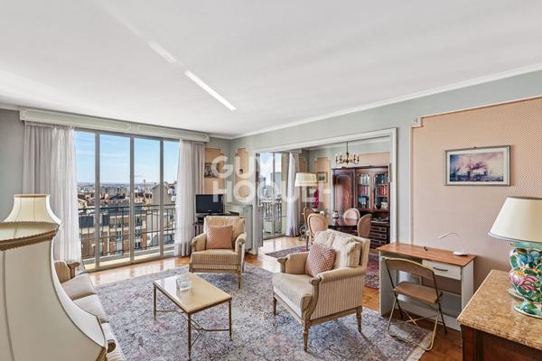 Rue de la Justice T4 81m² traversant, balcon