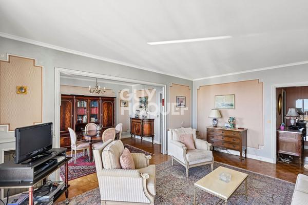 Rue de la Justice T4 81m² traversant, balcon