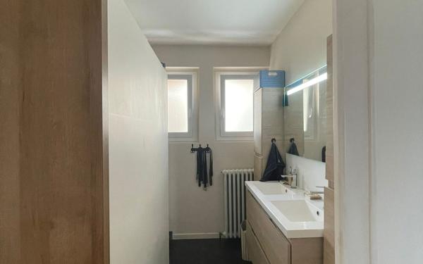 Appartement à louer    4 pièces •  Gex