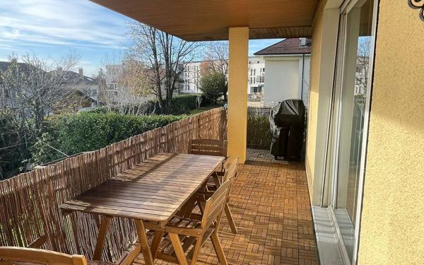 Appartement à louer    4 pièces •  Gex