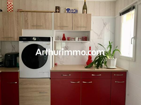 Vente                                                      Maison
                        
                     5 pièces                      111 m2                     à Mauléon