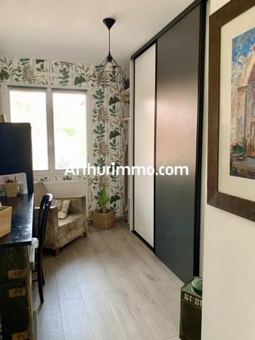 Vente                                                      Maison
                        
                     5 pièces                      111 m2                     à Mauléon