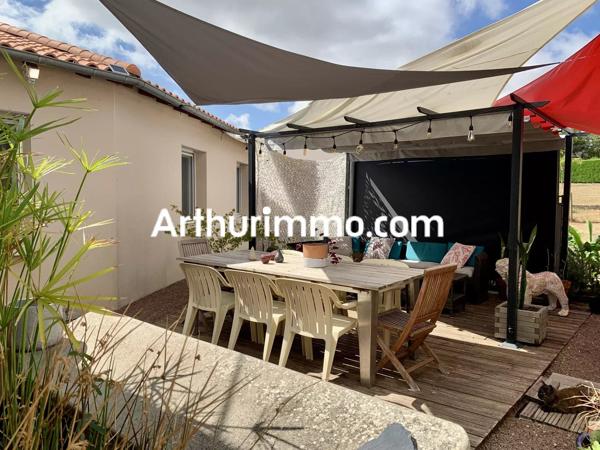 Vente                                                      Maison
                        
                     5 pièces                      111 m2                     à Mauléon