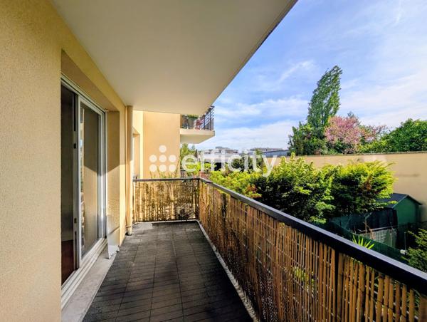 Appartement
         3 pièces
        - 66 m²