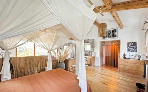 Maison à vendre    4 pièces • 112,62 m2 La Londe-les-Maures