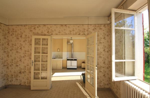 Maison 165 m² avec dépendances et puits.