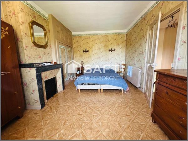 Ensemble immobilier : 2 maisons / hangars /annexes