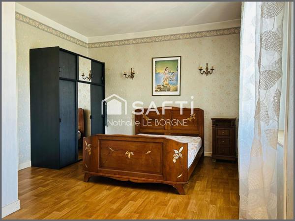 Ensemble immobilier : 2 maisons / hangars /annexes
