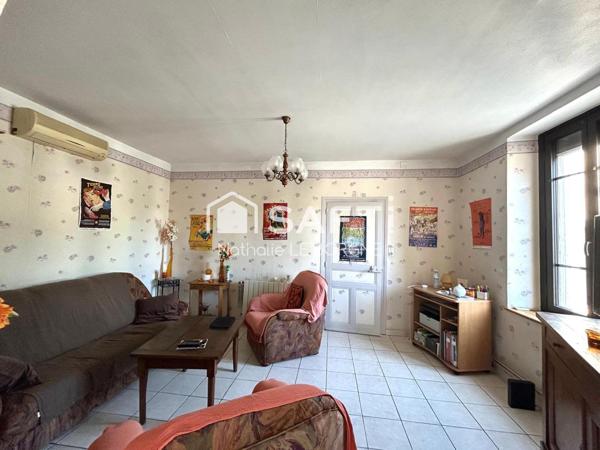 Ensemble immobilier : 2 maisons / hangars /annexes