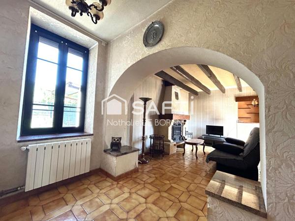 Ensemble immobilier : 2 maisons / hangars /annexes