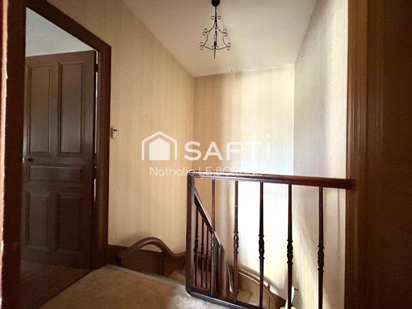 Ensemble immobilier : 2 maisons / hangars /annexes