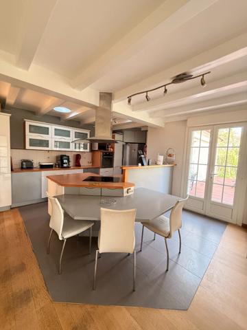 Maison Aizenay 8 pièce(s) 202 m2