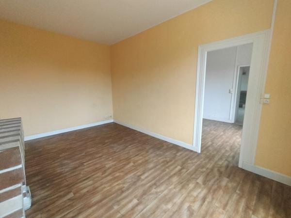 À vendre - Maison, 7 pièces située à Montval-sur-Loir (72500)