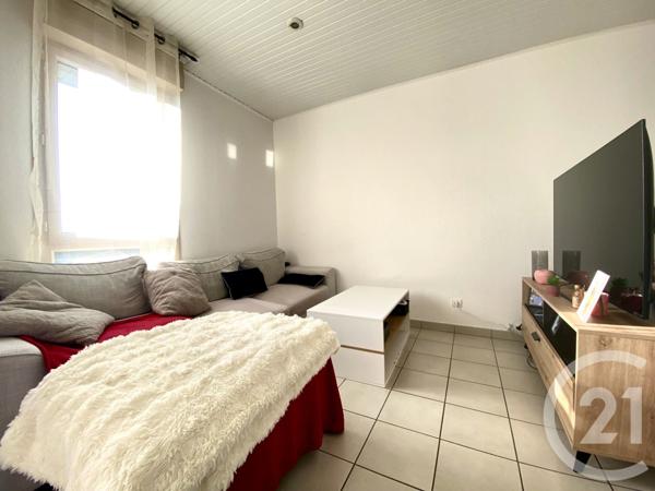 Appartement T2 à vendre  2 pièces - 45,65 m2 ST GENIX SUR GUIERS - 73