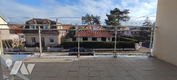 Duplex esprit maison de 98,15m² en parfait état avec grand balcon et garage secteur QUENTOVIC