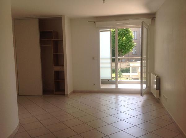 VENISSIEUX/Appartement 2 pièces 41 m2 + garage