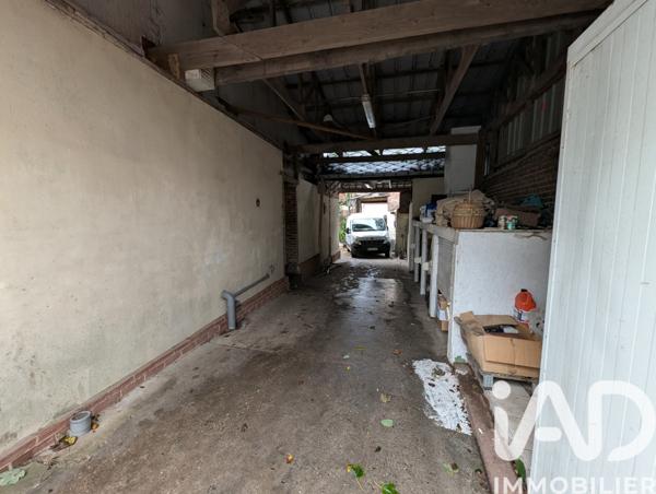 Immeuble à vendre 325 m² Tully