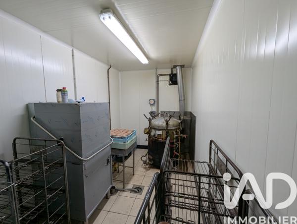 Immeuble à vendre 325 m² Tully
