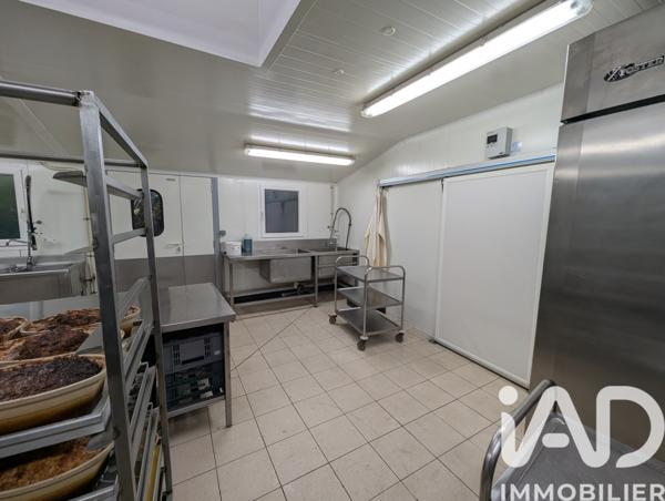 Immeuble à vendre 325 m² Tully