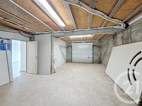 Maison à vendre  10 pièces - 196 m 2   CHASSENEUIL DU POITOU  - 86
