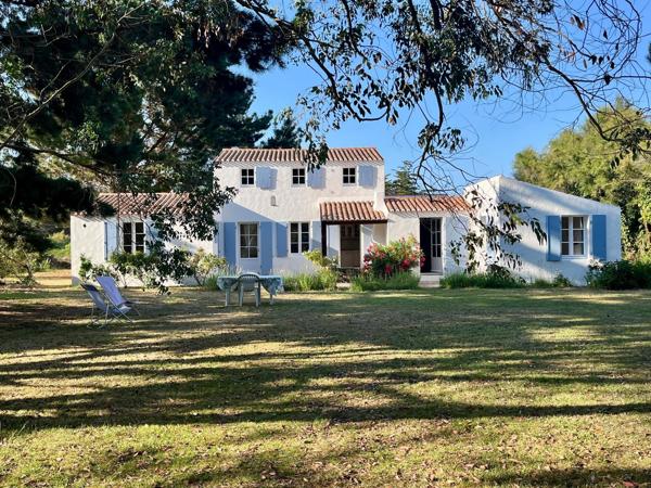 Maison
         9 pièces
        - 180 m² Bien prestige 1 198 000 € *