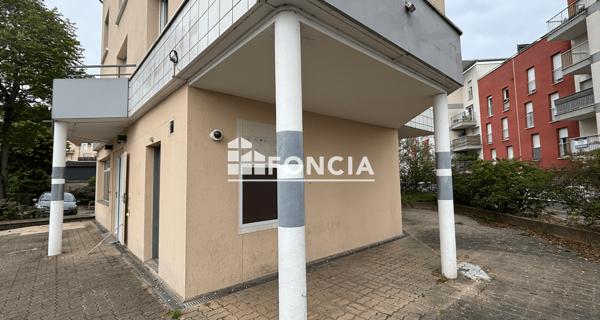 Location Local commercial 1 pièce 100 m² - Vigneux-sur-seine 91270