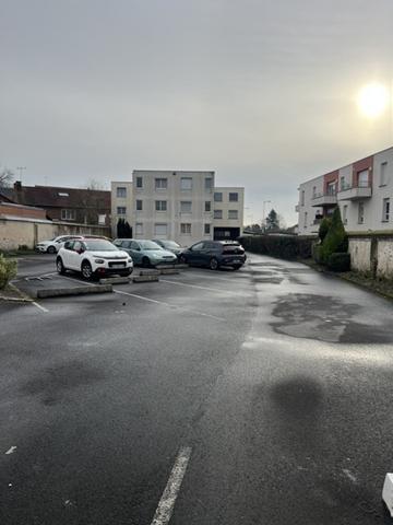 Local Commercial
         3 pièces
        - 60 m² 79 800 € *