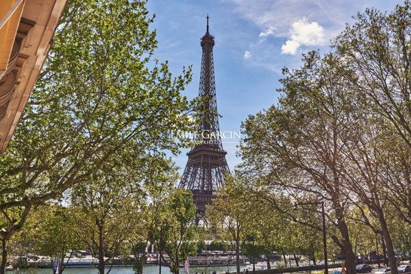 À vendre - Appartement - Paris 75016 - Avenue de New York - Vue Tour Eiffel