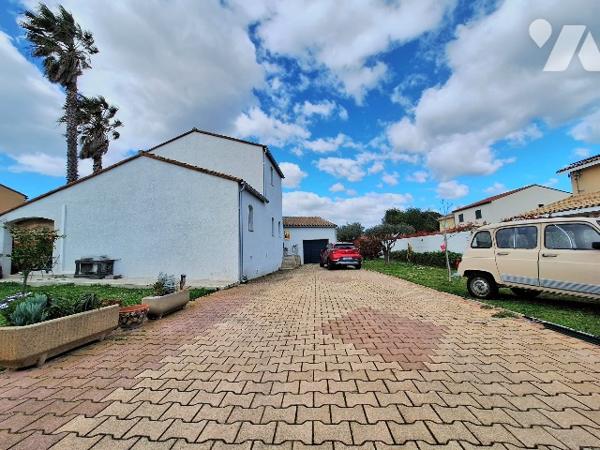 A Alénya, village prisé à proximité de la côte et de Perpignan, venez découvrir cette superbe villa
