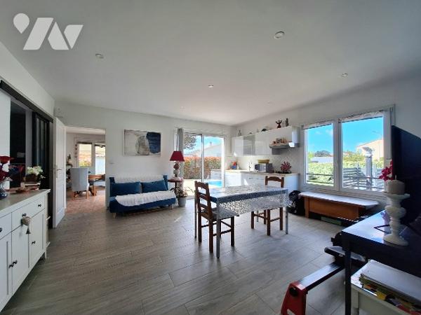 A Alénya, village prisé à proximité de la côte et de Perpignan, venez découvrir cette superbe villa