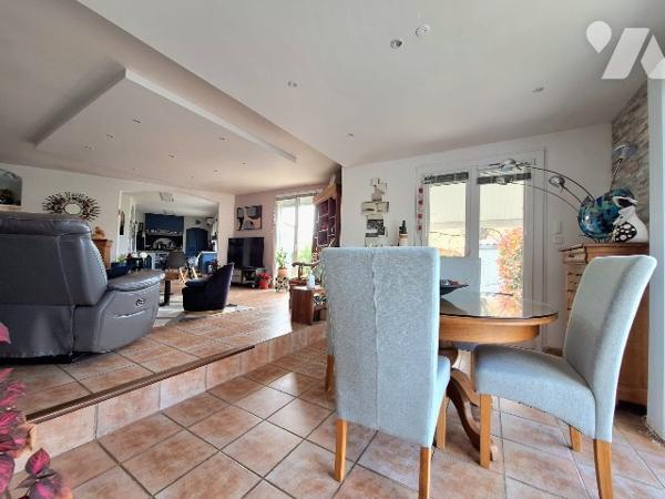 A Alénya, village prisé à proximité de la côte et de Perpignan, venez découvrir cette superbe villa