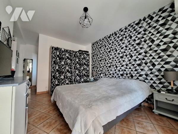A Alénya, village prisé à proximité de la côte et de Perpignan, venez découvrir cette superbe villa