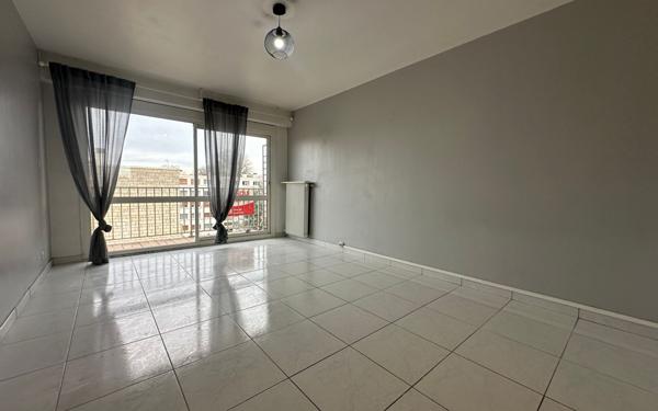 Appartement à vendre    3 pièces • 64,39 m2 Évry