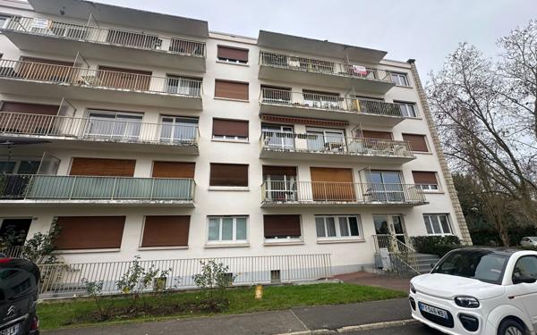 Appartement à vendre    3 pièces • 64,39 m2 Évry