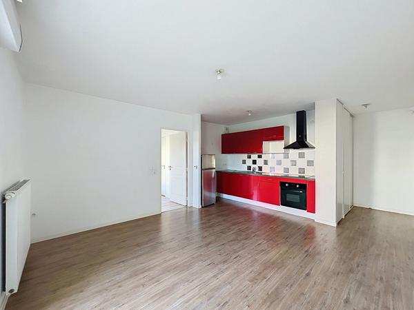 A LOUER T2 41.53 m² récent avec balcon et parking (CHAUFFAGE ET EAU INCLUS)