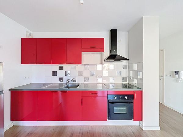 A LOUER T2 41.53 m² récent avec balcon et parking (CHAUFFAGE ET EAU INCLUS)