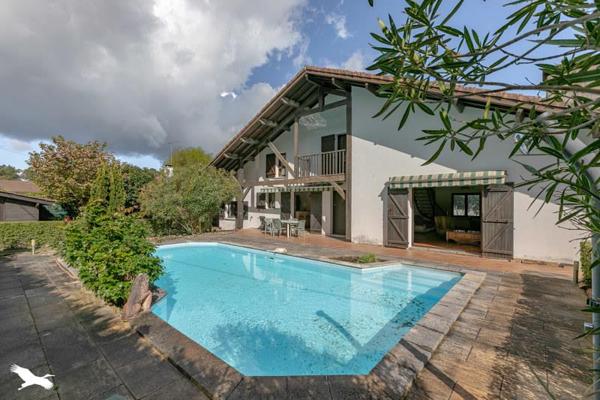 Maison à vendre |  Gujan-Mestras |  5 pièces | 194 m²