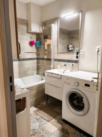 Appartement T2 avec espace bureau – 43,61 m² – Cœur de Roquevaire