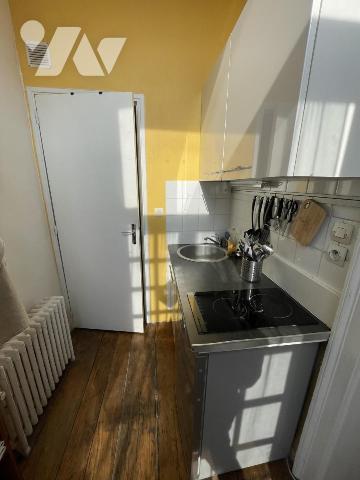 Lille VAUBAN studio de 34m² avec mezzanine en bon état général