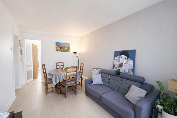 Deux pièces HYPER CENTRE-VILLE Vincennes