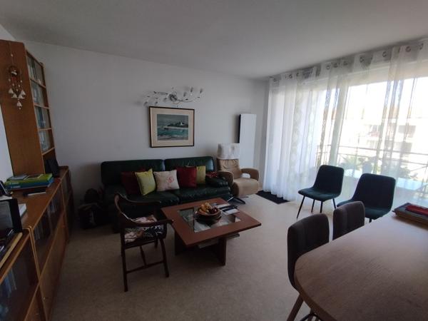 Appartement
                                                                                                                                                                                                                                                                                                                        3 pièce(s)                                                                                                                                                                                                          2 chambre(s)                                                                                                                                                                                                          48.19  m²