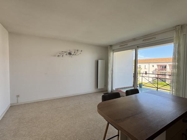 Appartement
                                                                                                                                                                                                                                                                                                                        3 pièce(s)                                                                                                                                                                                                          2 chambre(s)                                                                                                                                                                                                          48.19  m²