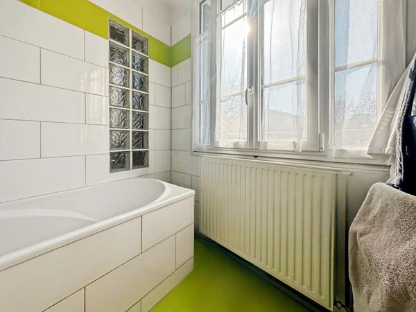 Charmant triplex lumineux avec terrasse  garage et buanderie