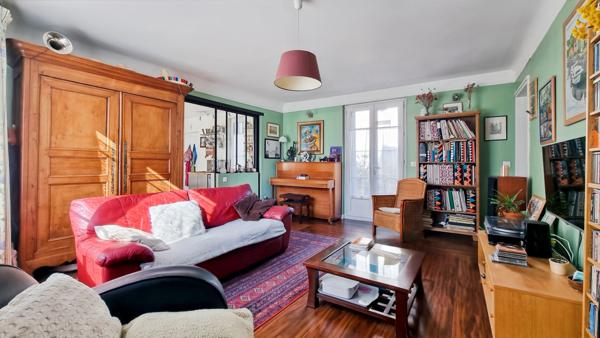 Charmant triplex lumineux avec terrasse  garage et buanderie