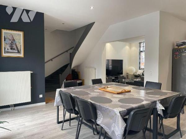 A VENDRE sur BAILLEUL dans le Nord (59) : IMMEUBLE MIXTE LOCAL COMMERCIAL ET HABITATION - CENTR...