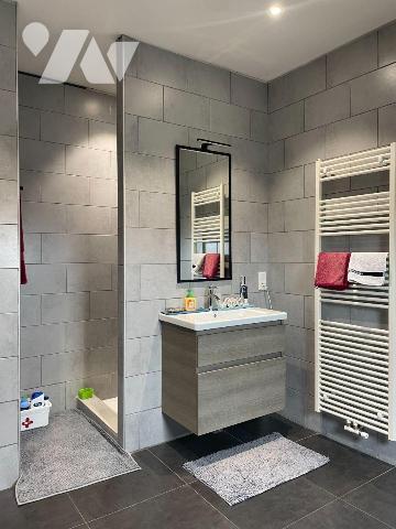 A VENDRE sur BAILLEUL dans le Nord (59) : IMMEUBLE MIXTE LOCAL COMMERCIAL ET HABITATION - CENTR...